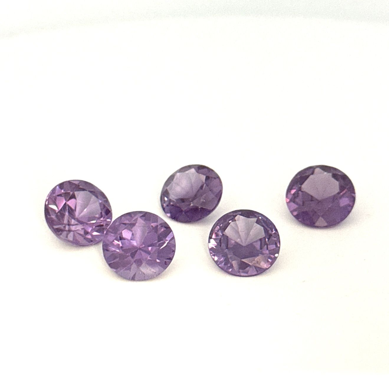 Aleksandrit-laboratorijski 12 mm - Bel Diamonds