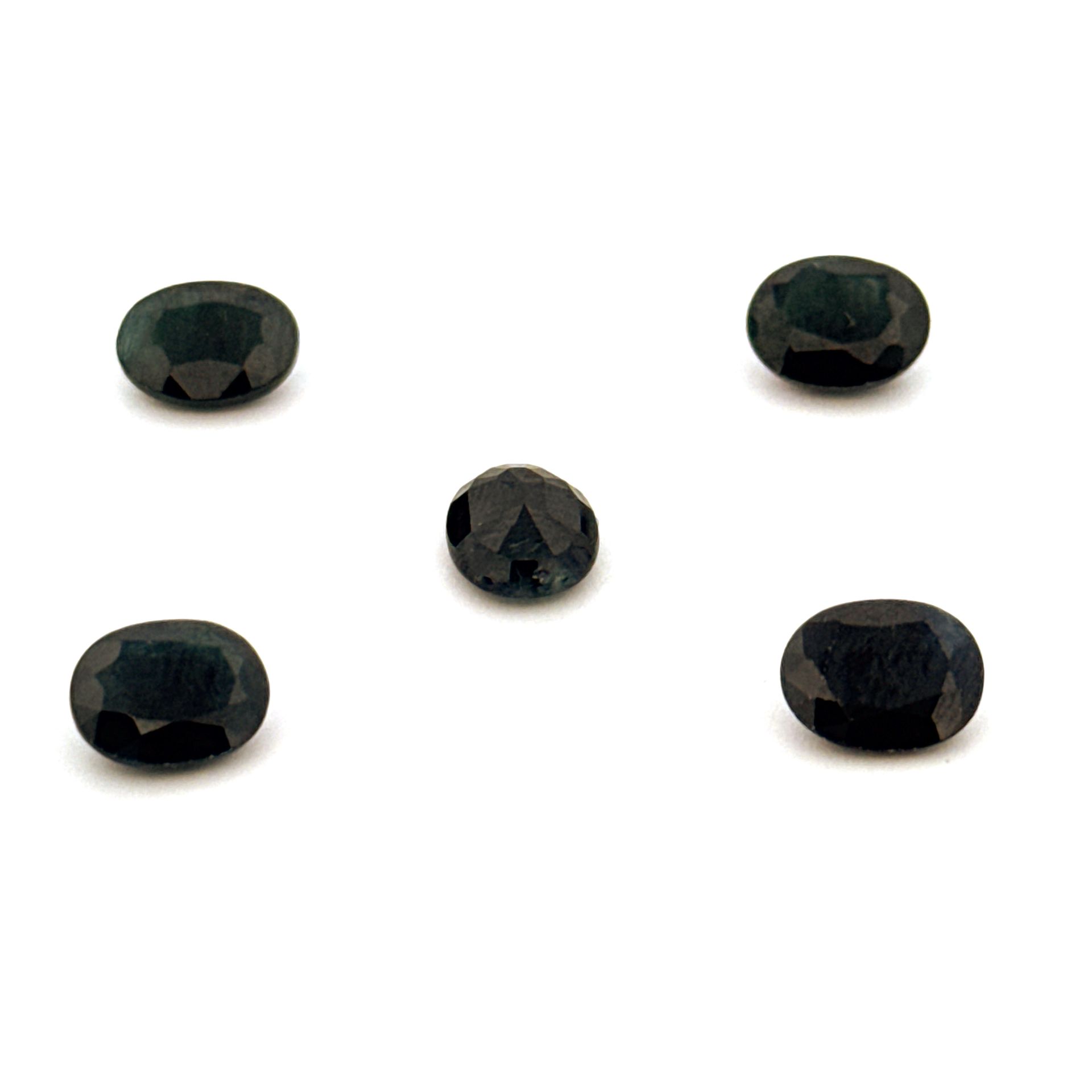 Crni safir 8x6 mm - Bel Diamonds