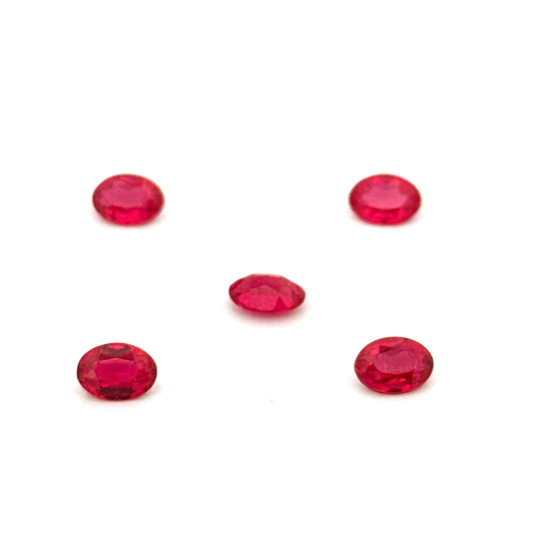 Rubin 7x5 mm - Bel Diamonds